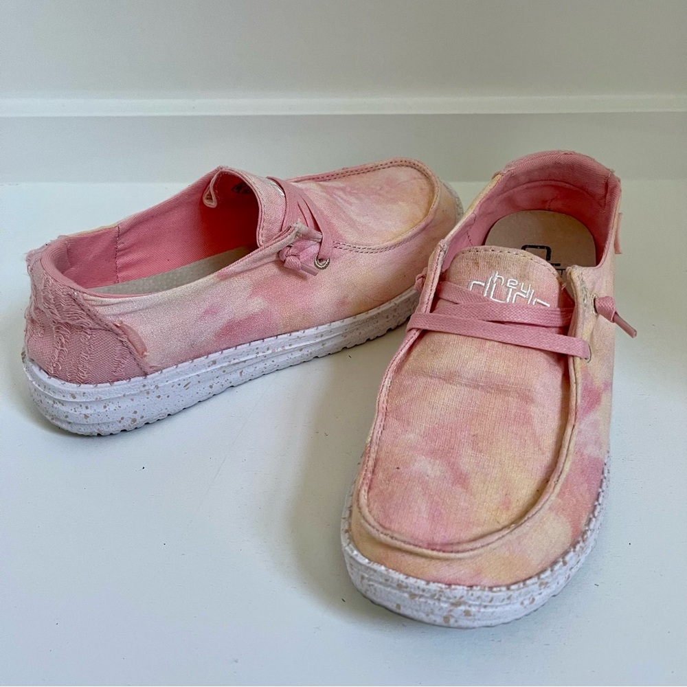 Hey Dude Wendy Tie-Dye Lemon Ombre’ Shoes 6